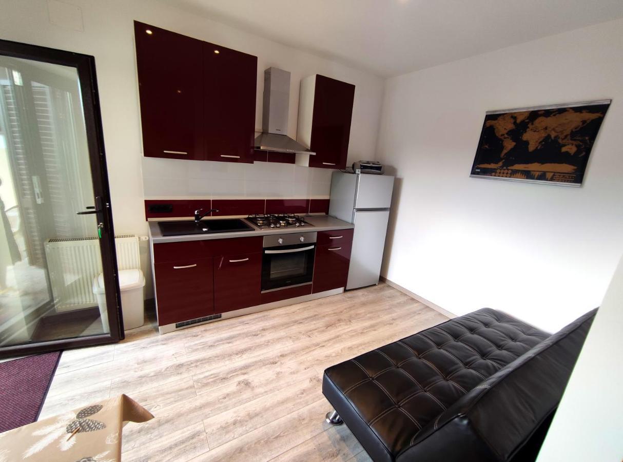 Apartmani Melia Marčelji Esterno foto